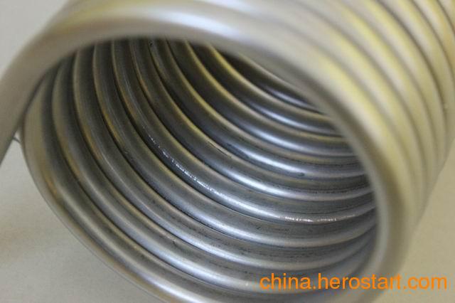 如何解決不銹鋼管切割時產(chǎn)生的毛刺？怎么控制不銹鋼焊管的精度？